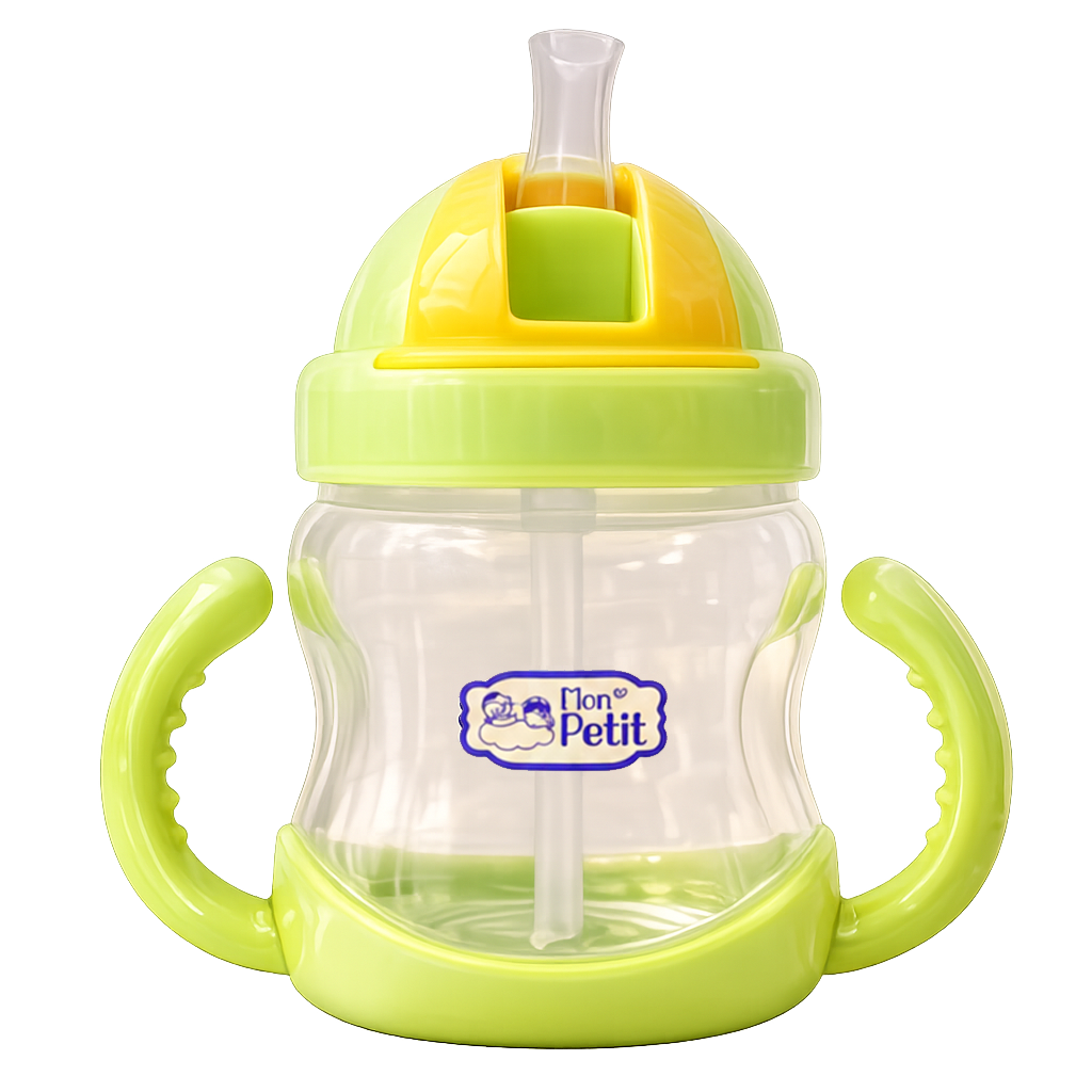 Copo de aprendizagem para bebé com palhinha, tampa verde-alface e amarela, alças laterais ergonómicas com relevo antiderrapante e logótipo Mon Petit ao centro.