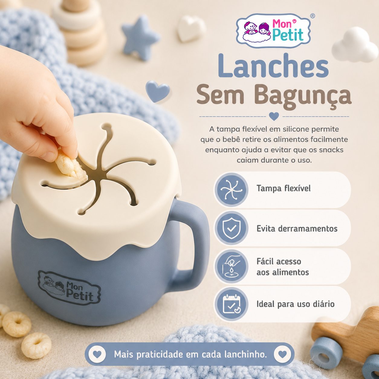 Mão de um bebé a retirar um snack através da tampa flexível em silicone creme com corte em espiral, demonstrando o sistema que evita derrames e sujidade.