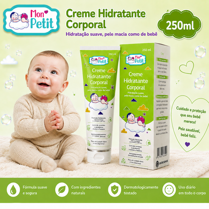 Embalagem em tubo e caixa do creme hidratante Mon Petit ao lado de um bebé sorridente, com a frase hidratação suave e pele macia como de bebé.