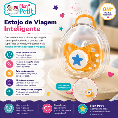 Painel descritivo Estojo de Viagem Inteligente mostrando a chupeta protegida contra poiras e germes, com um detalhe em círculo que demonstra a abertura fácil do estojo.
