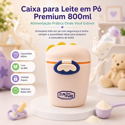 Recipiente para leite em pó com tampa de fecho seguro ao lado de um biberão e uma chucha decorativa.